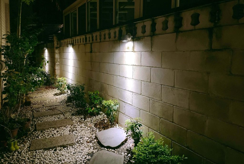 outdoor projects-Wall grazing made by TJ2 Lighting